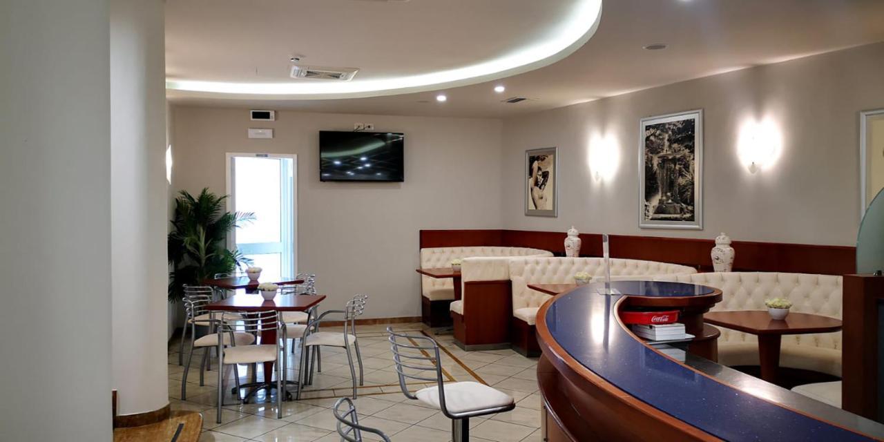 Hotel Cavalli Cattolica Exterior photo